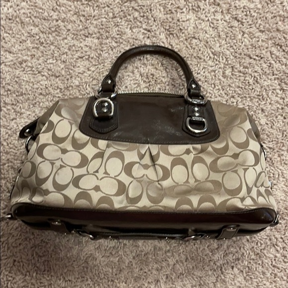 Purses - Picture 2 of 5